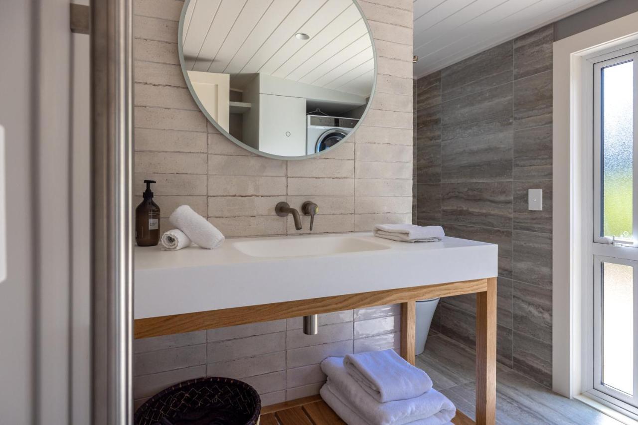 Smiths Cottage - Stay Waiheke Oneroa Exteriör bild